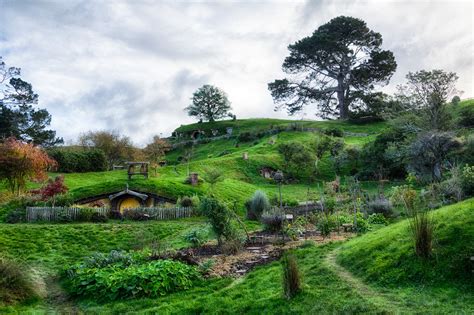 hobbit village name|Cities, towns and villages of the Shire .